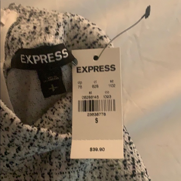 Current-season, sleeveless Express top. - Picture 2 of 3